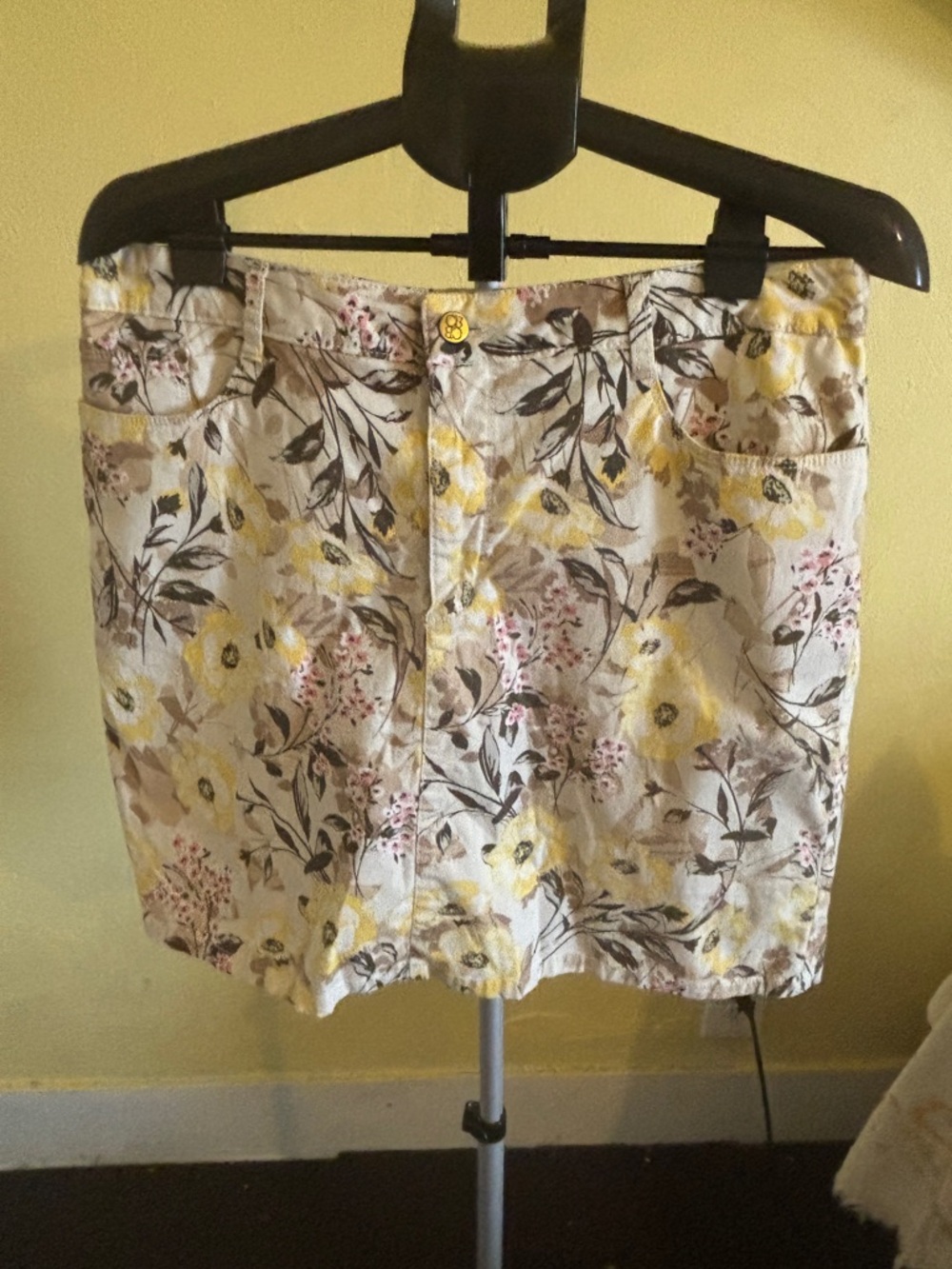 croft & barrow Cream Floral Skort
